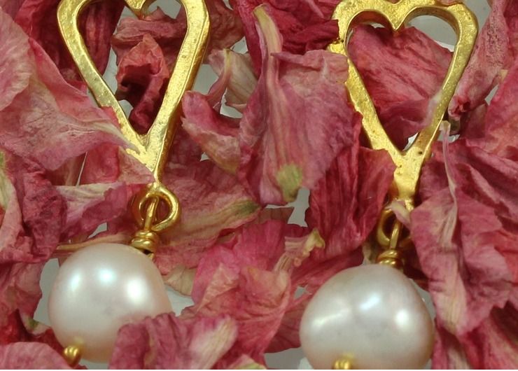 Open heart pearl earrings