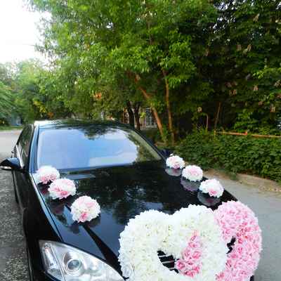Pink wedding transport decor