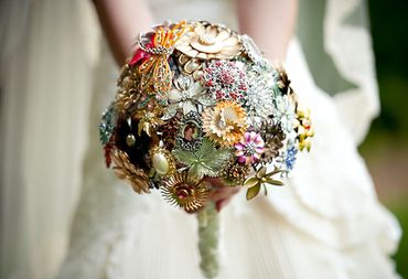 English brown alternative wedding bouquet