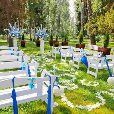 Summer blue wedding ceremony decor