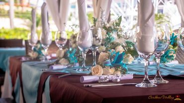 Overseas blue wedding reception decor