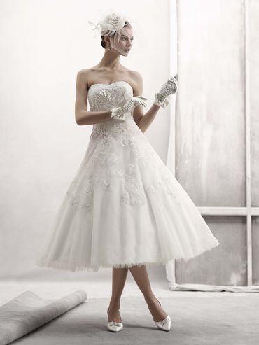 Breakfast at tiffany's lace wedding dresses