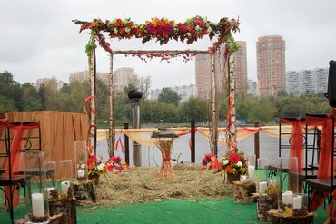 Orange wedding ceremony decor