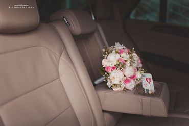Pink rose wedding bouquet Pink rose wedding bouquet