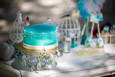 Breakfast at tiffany's blue wedding cakes