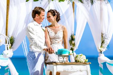 Beach blue real weddings