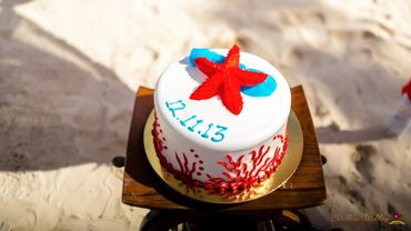Marine blue wedding cakes Marine blue wedding cakes