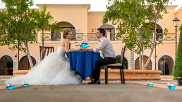 Blue photo session decor