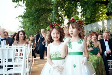 Green kids at wedding