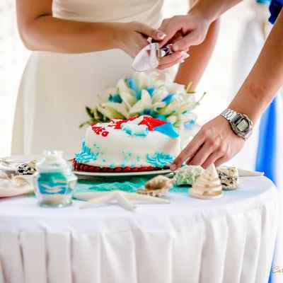 Marine wedding cakes