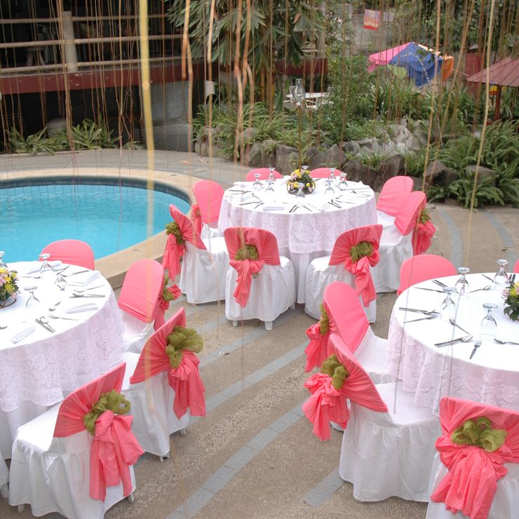 Outdoor Pool Wedding Set-up