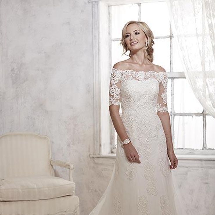 Bridal gowns with sleeves