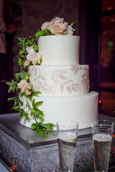 White wedding cakes White wedding cakes
