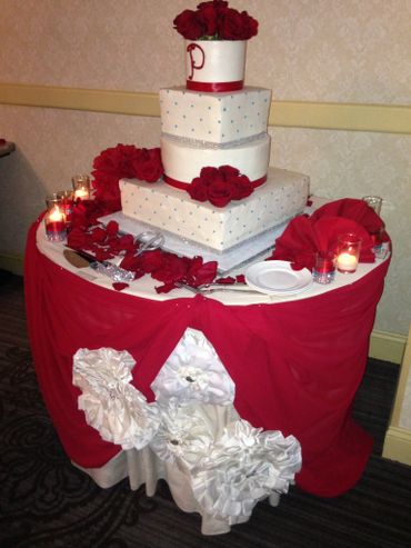 Red wedding cakes
