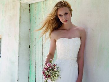 White bridal hair and make-up