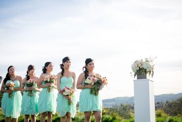 Outdoor green wedding photo session ideas