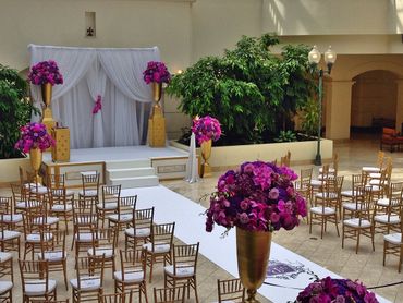 Overseas purple wedding ceremony decor