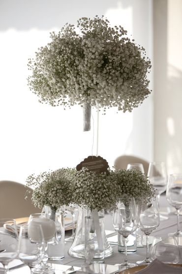 Overseas white wedding floral decor