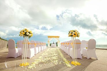 Outdoor yellow wedding ceremony decor