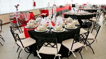 Overseas red wedding reception decor