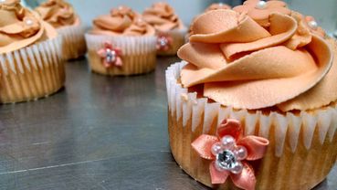 Orange wedding cupcakes