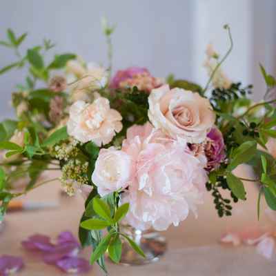 Overseas pink wedding floral decor