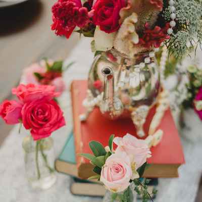 Outdoor red wedding floral decor
