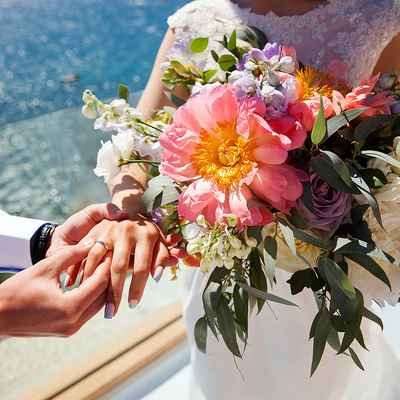 Ivory outdoor rose wedding bouquet