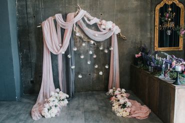 Pink overseas wedding ceremony decor