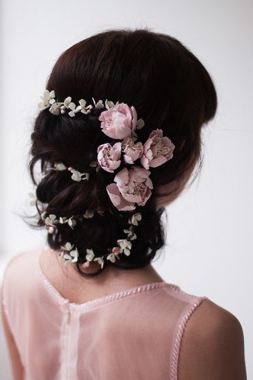 Pink bridal hair and make-up