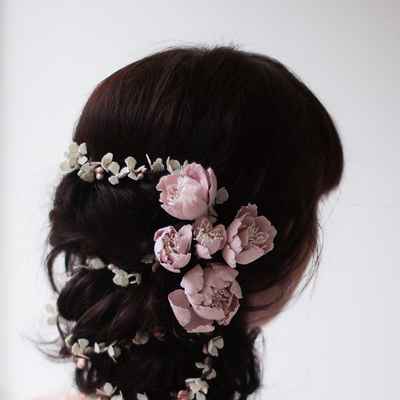 Pink bridal hair and make-up
