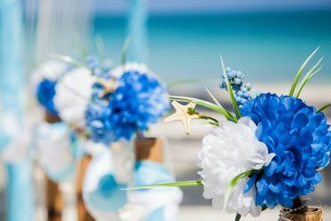 Marine blue wedding floral decor