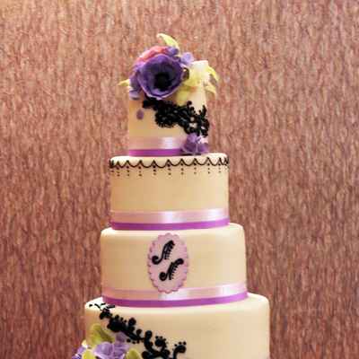 Vintage purple wedding cakes