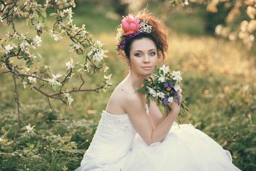 Outdoor spring long wedding hairstyles