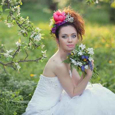 Outdoor spring bridal style